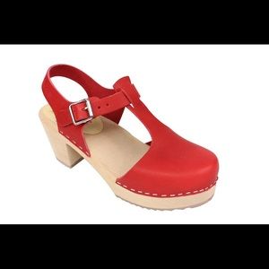 Lotta’s Highwood T-Bar Red size 41 (9.5)